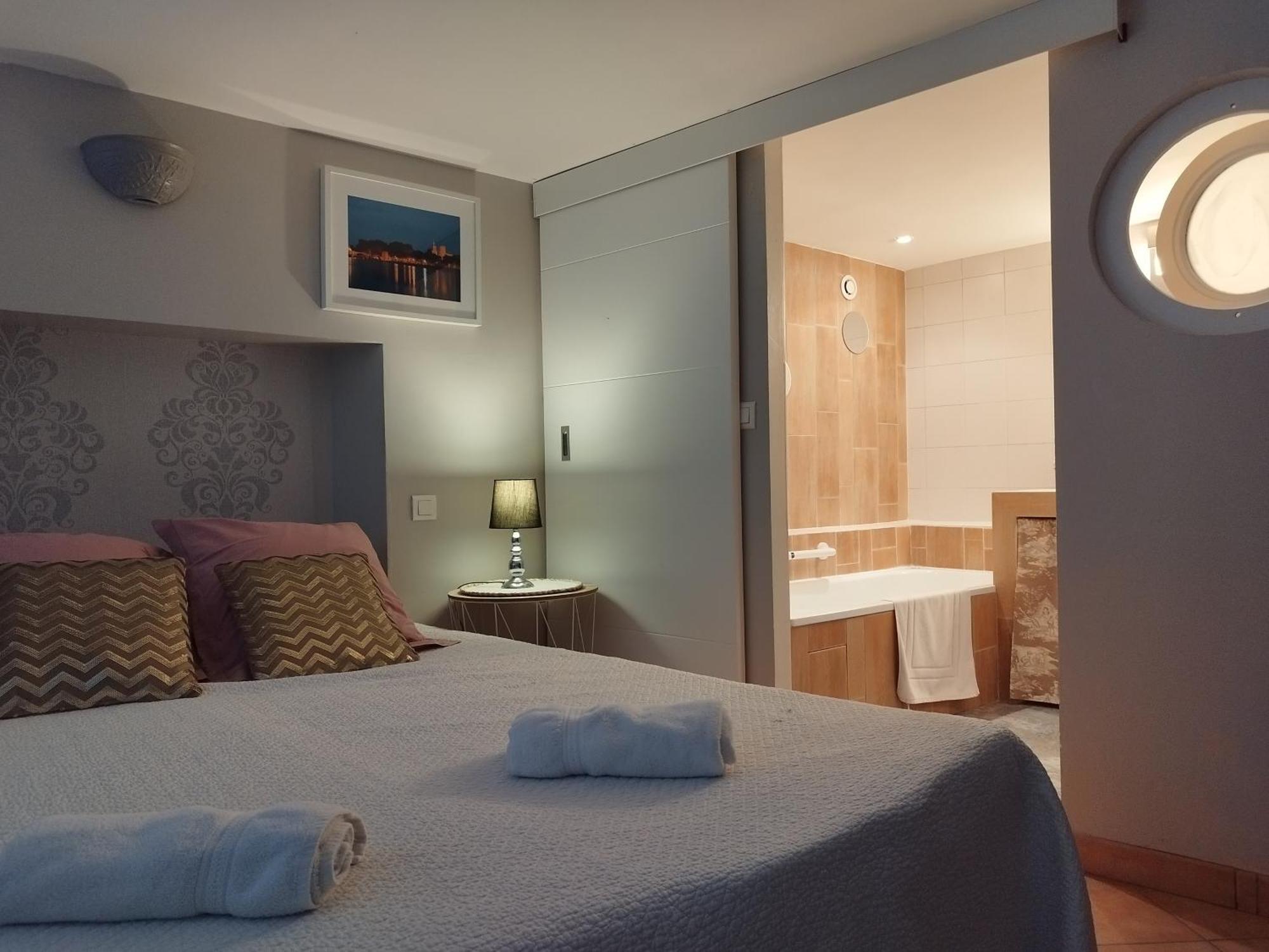 Hotel Entre Vignes Et Dentelles Courthézon Zewnętrze zdjęcie